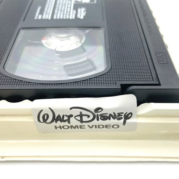 Vintage 1996 Walt Disney Home Video Oliver & Company with Bonus Items VHS Movie - Picture 5 of 5